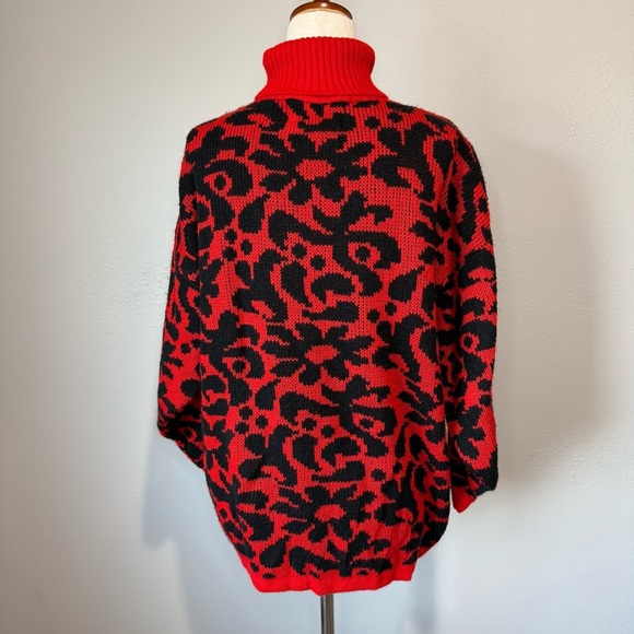 Vintage In Design Red & Black Abstract Turtleneck Sweater | Size S - Picture 4 of 6